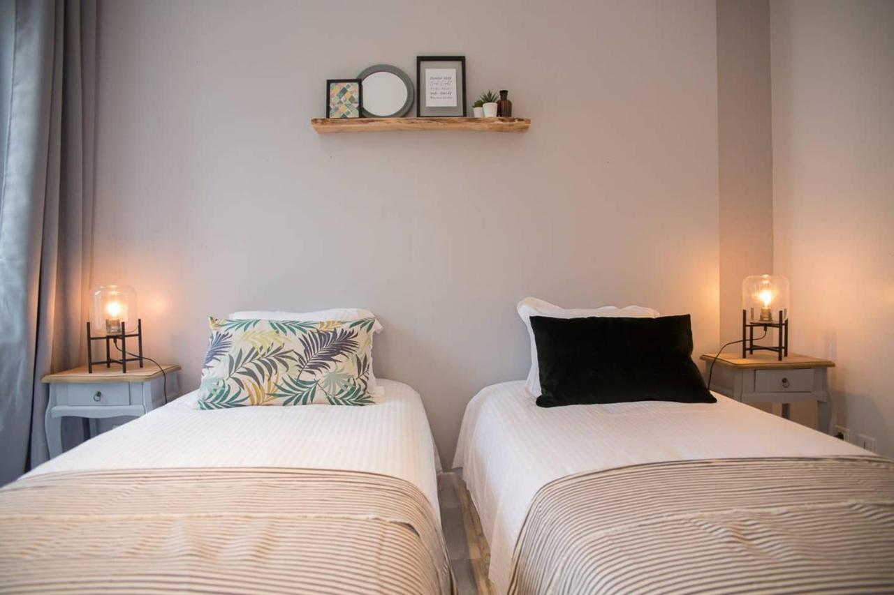 Freedom Grand Triplex Lumineux Decoration Contemporaine - Plein Centre Historique Bayeux - Parking Gratuit A Proximite Proche Commerces Restaurants - Plages Du Debarquement 외부 사진
