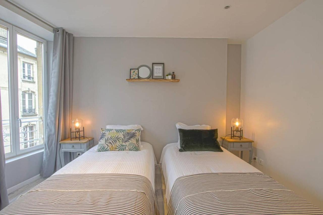 Freedom Grand Triplex Lumineux Decoration Contemporaine - Plein Centre Historique Bayeux - Parking Gratuit A Proximite Proche Commerces Restaurants - Plages Du Debarquement 외부 사진